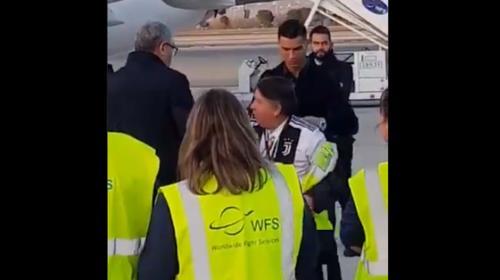 Ronaldo acabou de assinar os fãs e assinou os fãs